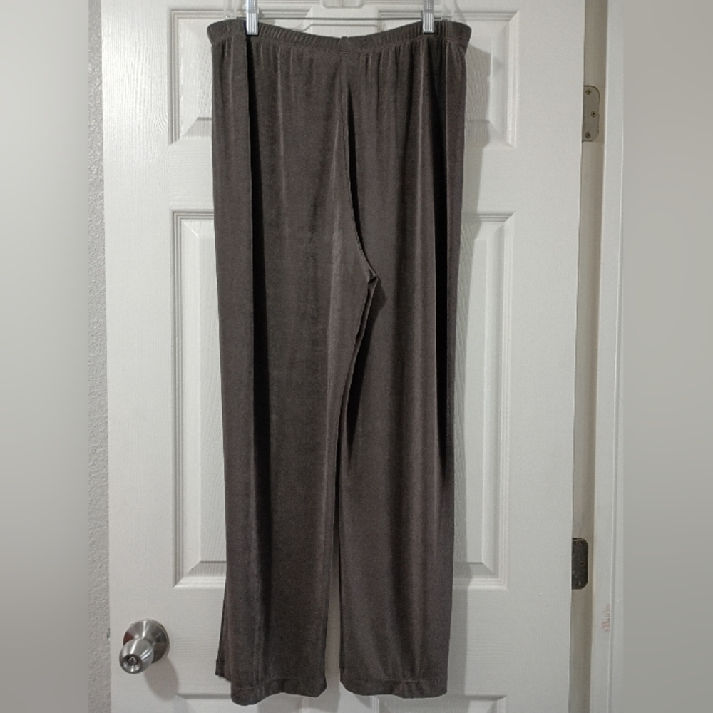 Chico's Travelers Charcoal Gray Slinky Wide Leg Pull-on Pants Size LP - Picture 3 of 7